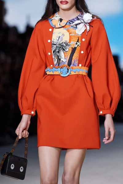 Look 24